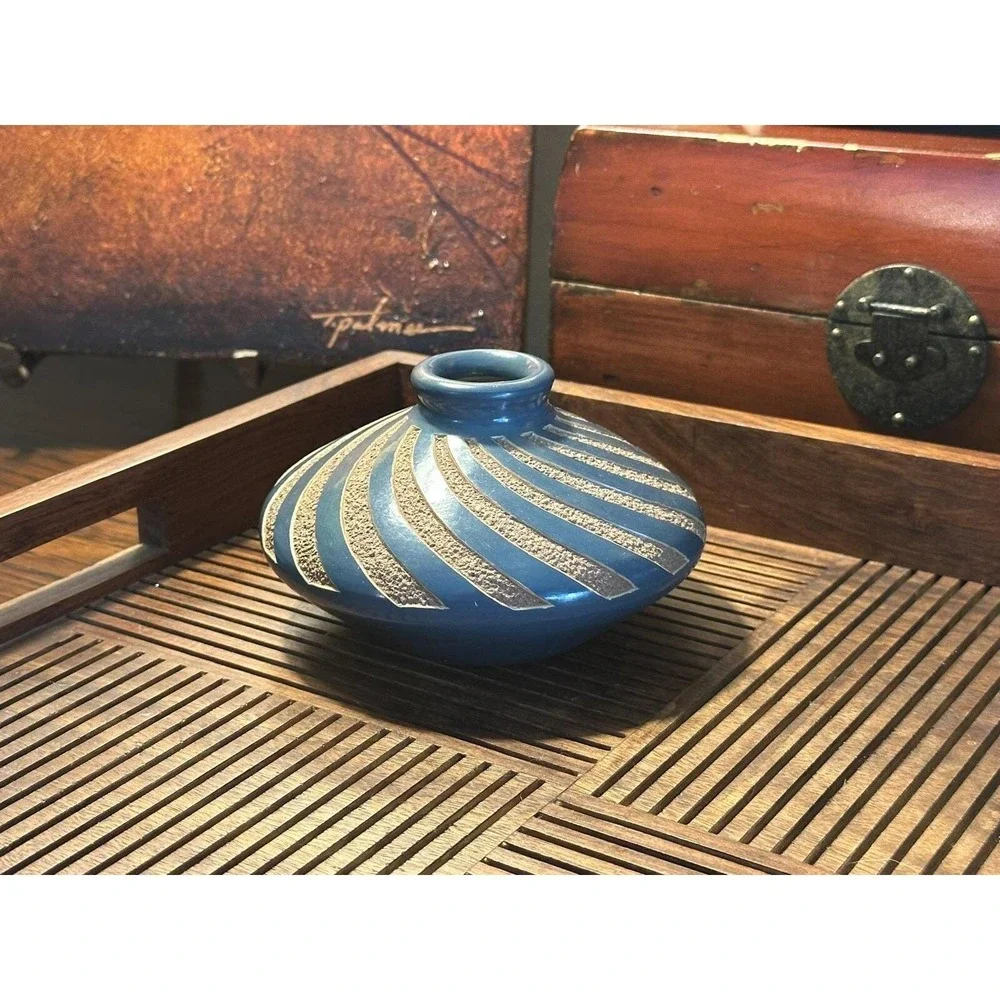 Vintage Alexander Bracamonte Pottery Nicaraguan Vase—Hand‑Thrown Studio Art Vase